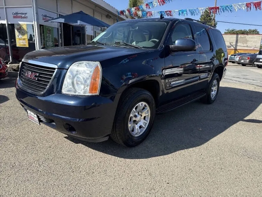 2007 Gmc Yukon SLE photo 1
