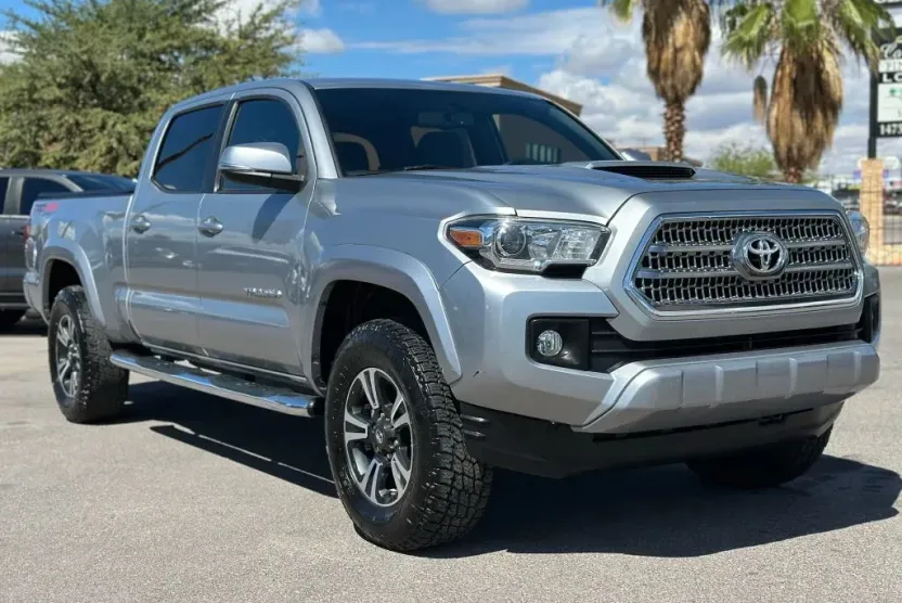 2016 Toyota Tacoma Double Cab TRD Sport photo 1