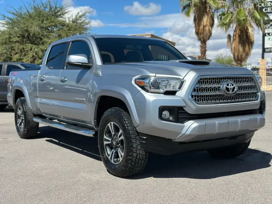 2016 Toyota Tacoma Double Cab TRD Sport photo 1