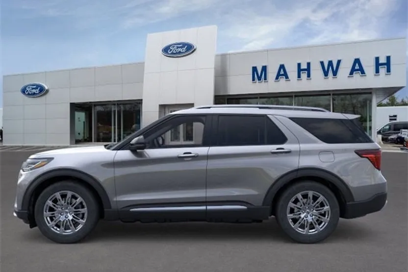 2025 Ford Explorer Platinum photo 1