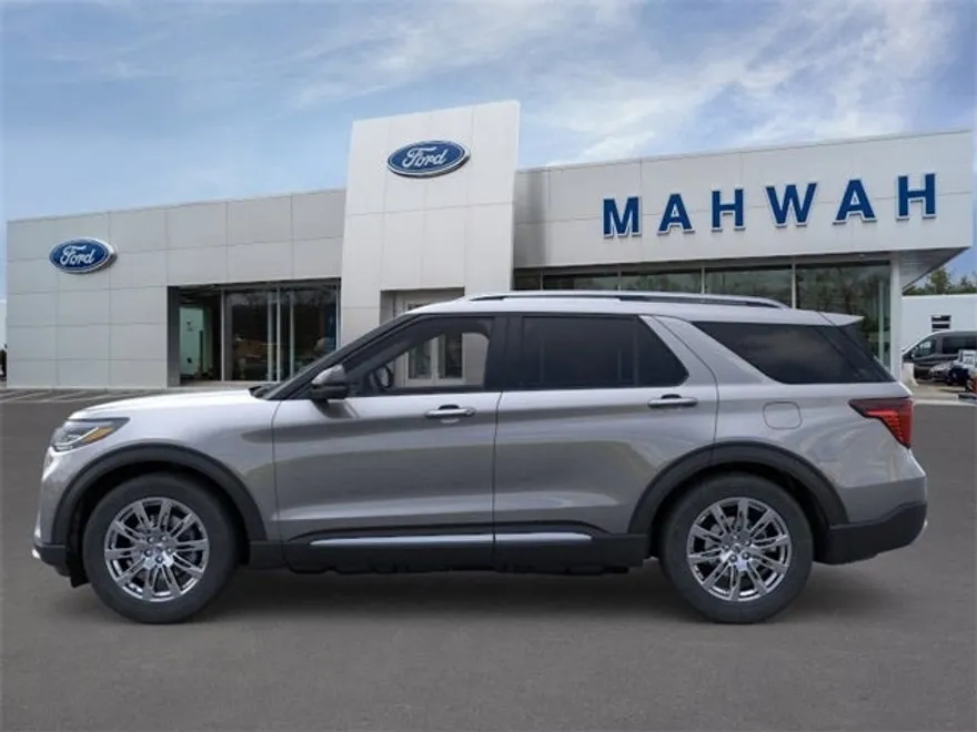 2025 Ford Explorer Platinum photo 1
