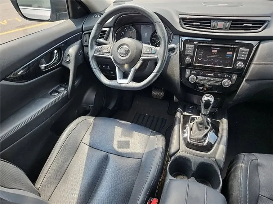 2019 Nissan Rogue SL photo 1
