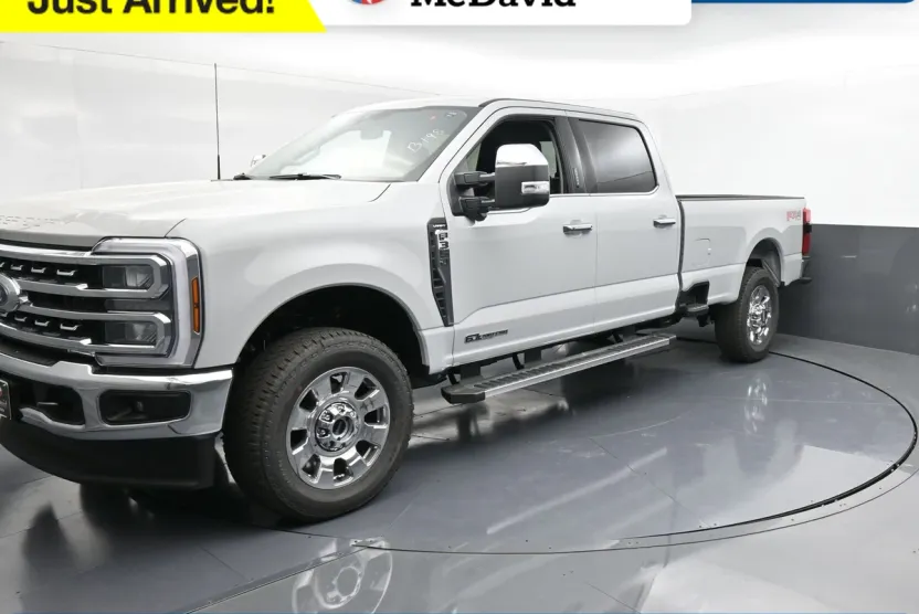 2026 Ford F-350 Lariat photo 1