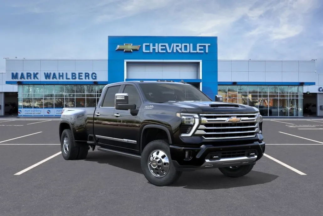 2025 Chevrolet Silverado 3500HD High Country photo 1