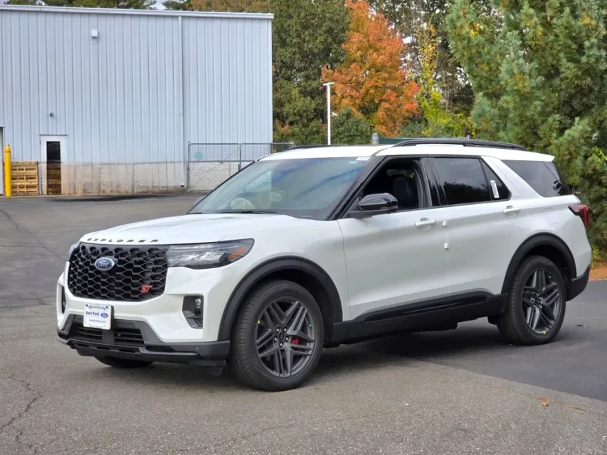 2025 Ford Explorer ST photo 1