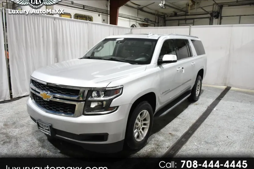 2016 Chevrolet Suburban LT photo 1