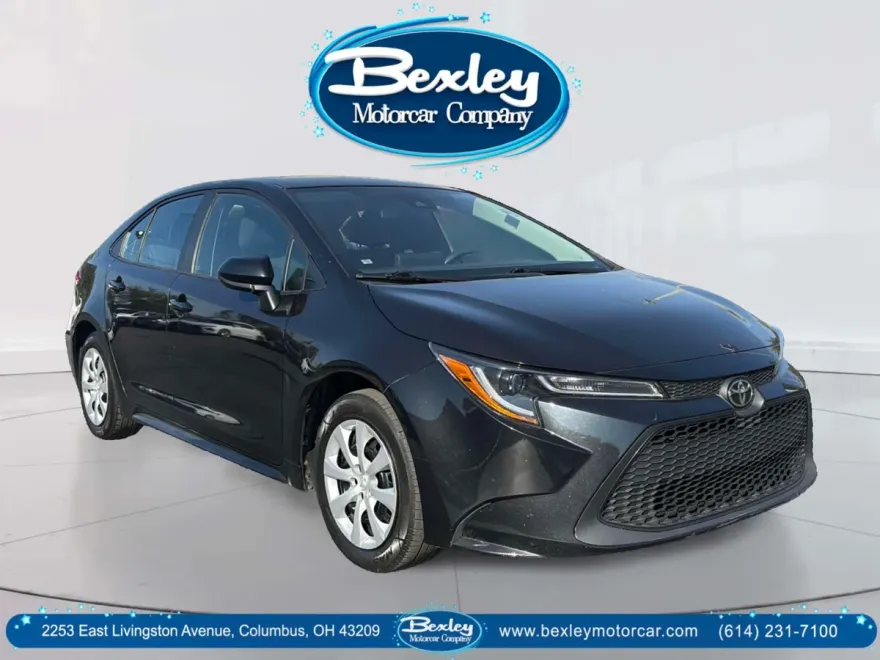 2022 Toyota Corolla LE photo 1