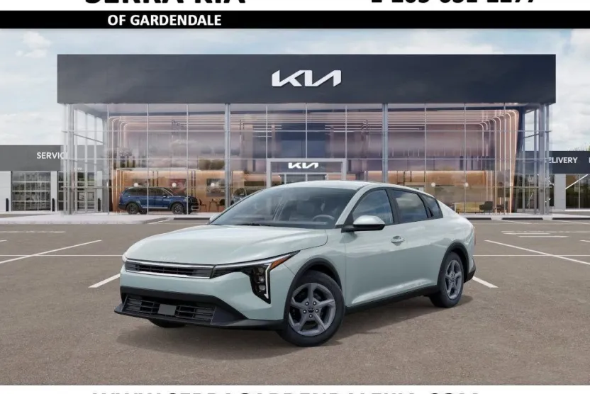 2025 Kia K4 LXS photo 1