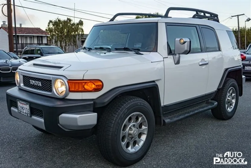 2012 Toyota FJ Cruiser Base photo 1