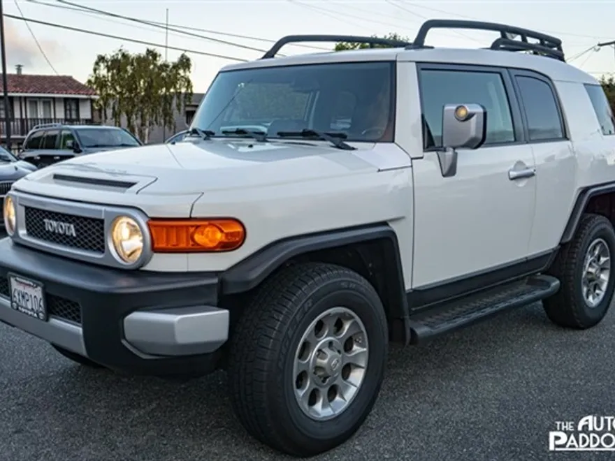 2012 Toyota FJ Cruiser Base photo 1