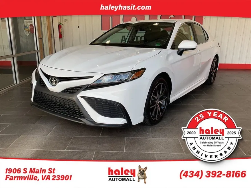 2024 Toyota Camry SE photo 1