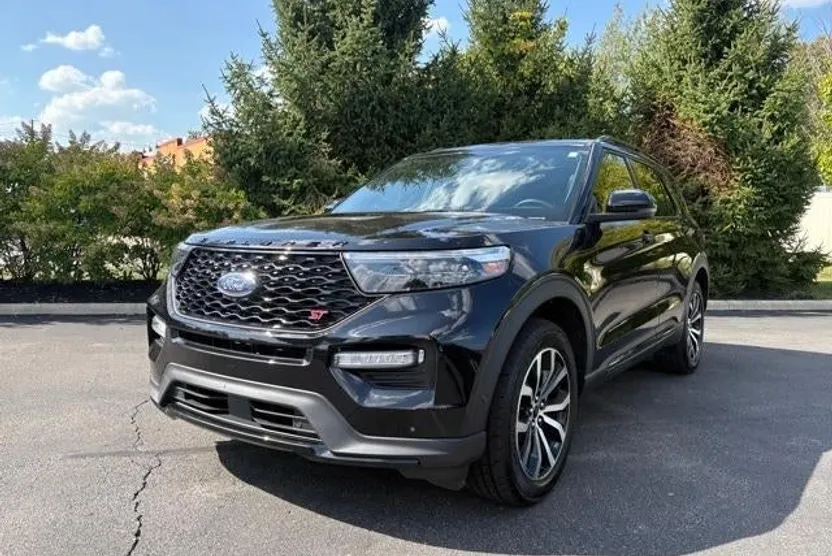 2020 Ford Explorer ST photo 1