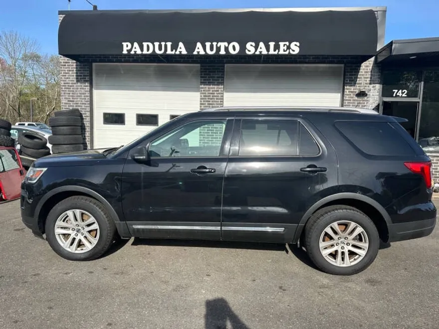 2019 Ford Explorer XLT photo 1