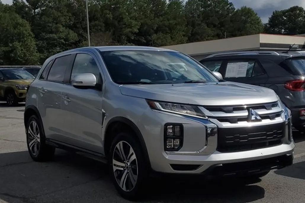 2023 Mitsubishi Outlander Sport ES photo 1