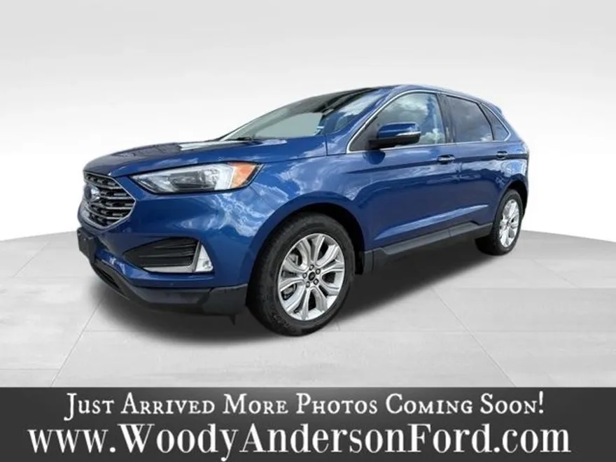 2023 Ford Edge Titanium photo 1