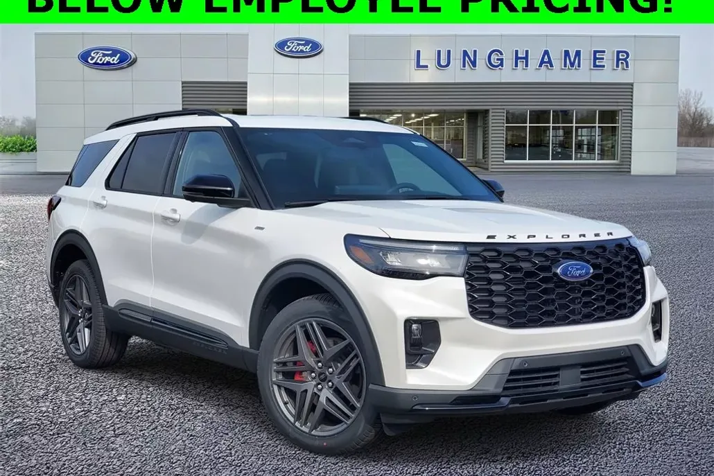 2025 Ford Explorer ST-Line photo 1
