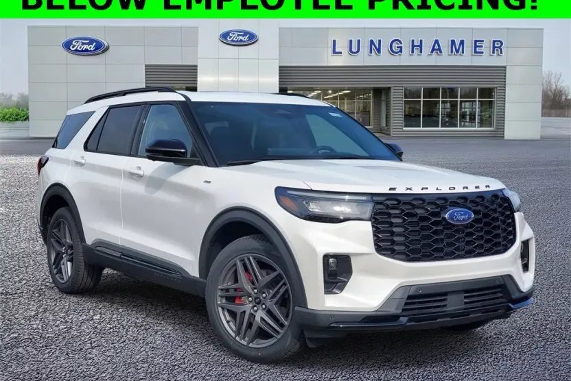 2025 Ford Explorer ST-Line photo 1