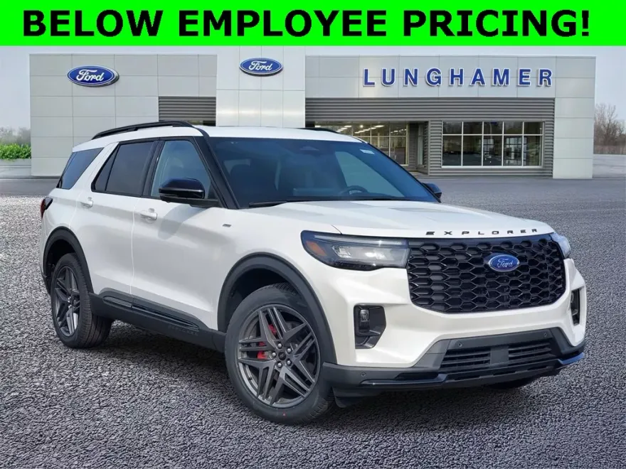 2025 Ford Explorer ST-Line photo 1
