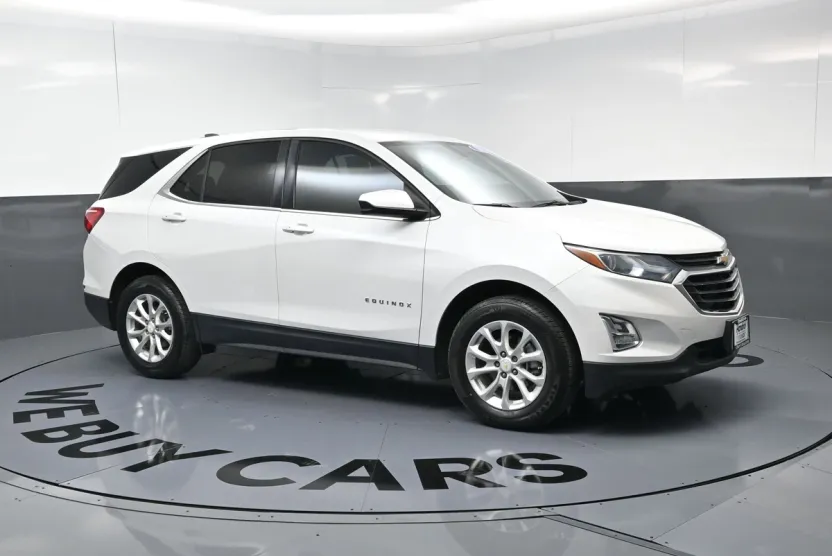 2018 Chevrolet Equinox LT photo 1