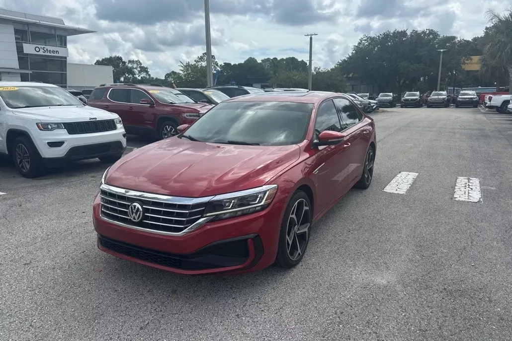 2021 Volkswagen Passat 2.0T R-Line photo 1