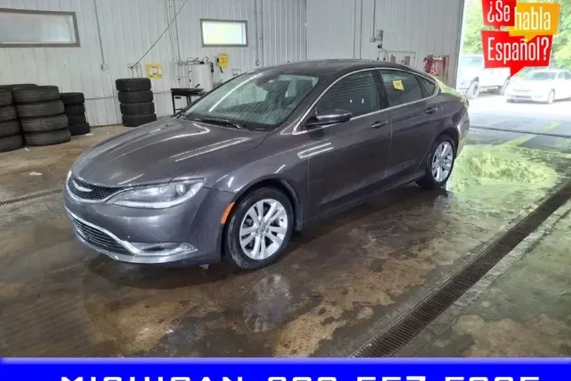 2015 Chrysler 200 Limited photo 1