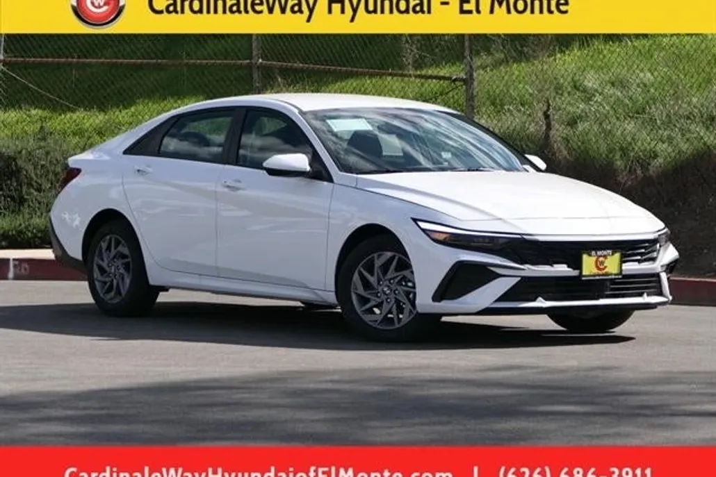2025 Hyundai Elantra Hybrid photo 1