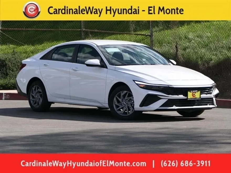 2025 Hyundai Elantra Hybrid photo 1