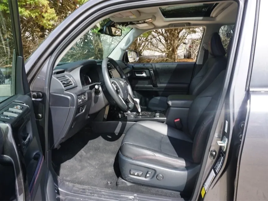 2023 Toyota 4Runner TRD Off-Road Premium photo 1