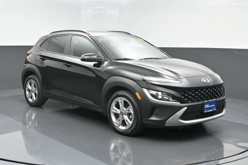 2022 Hyundai Kona SEL photo 1