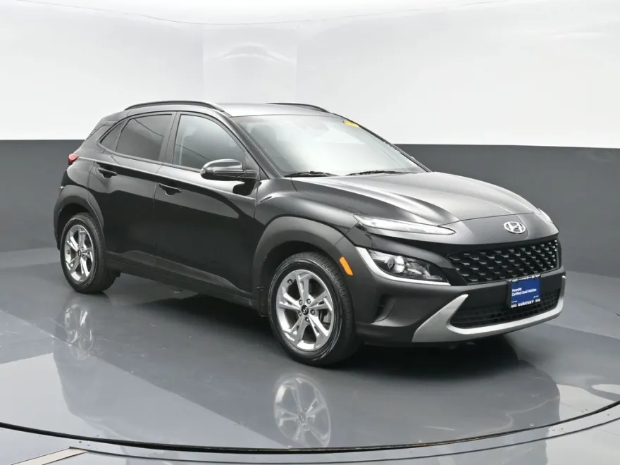 2022 Hyundai Kona SEL photo 1