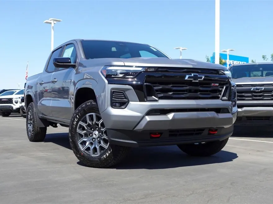 2026 Chevrolet Colorado Z71 photo 1