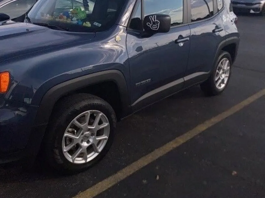 2022 Jeep Renegade Latitude photo 1