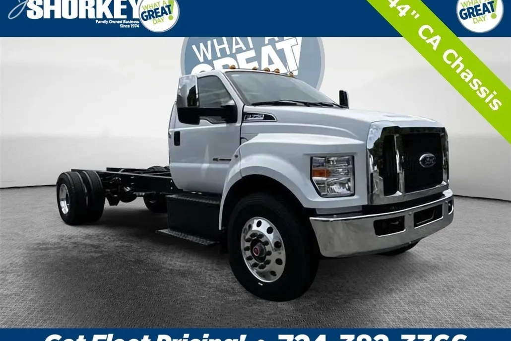 2025 Ford F-750 photo 1