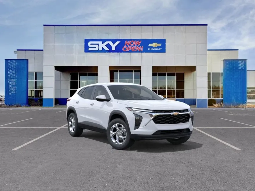 2025 Chevrolet Trax LS photo 1