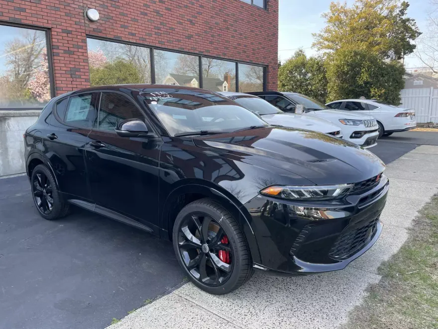 2025 Dodge Hornet R/T photo 1