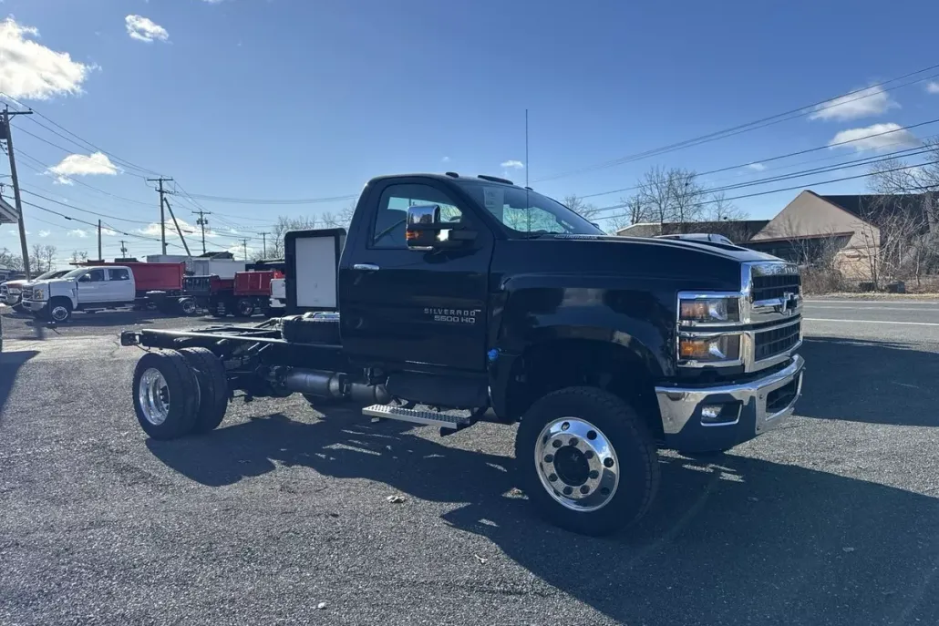 2024 Chevrolet Silverado 5500HD Work Truck photo 1