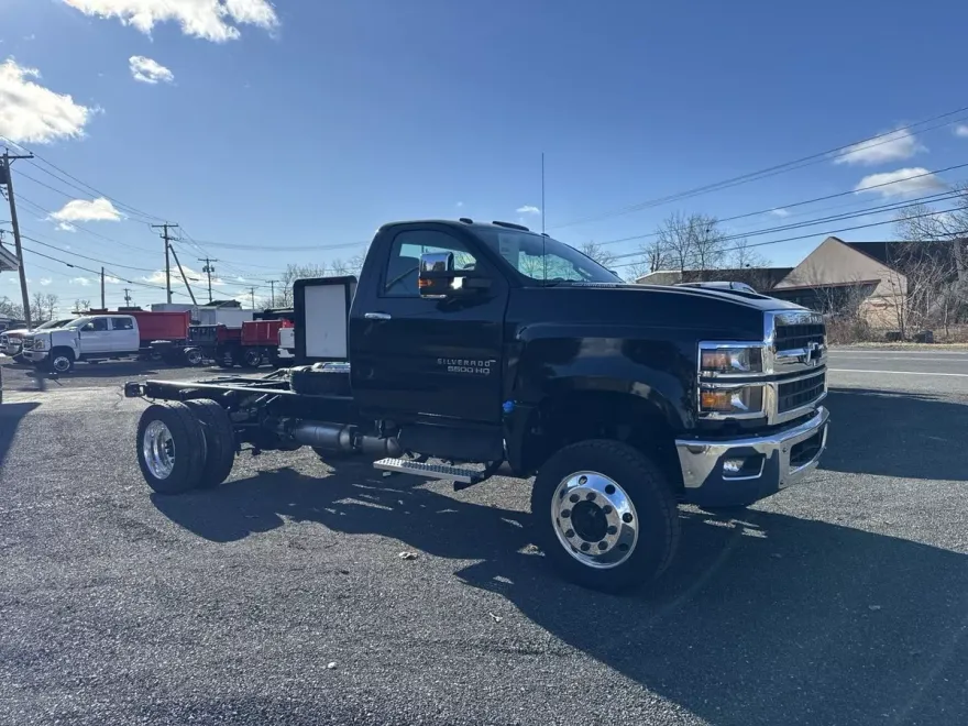 2024 Chevrolet Silverado 5500HD Work Truck photo 1