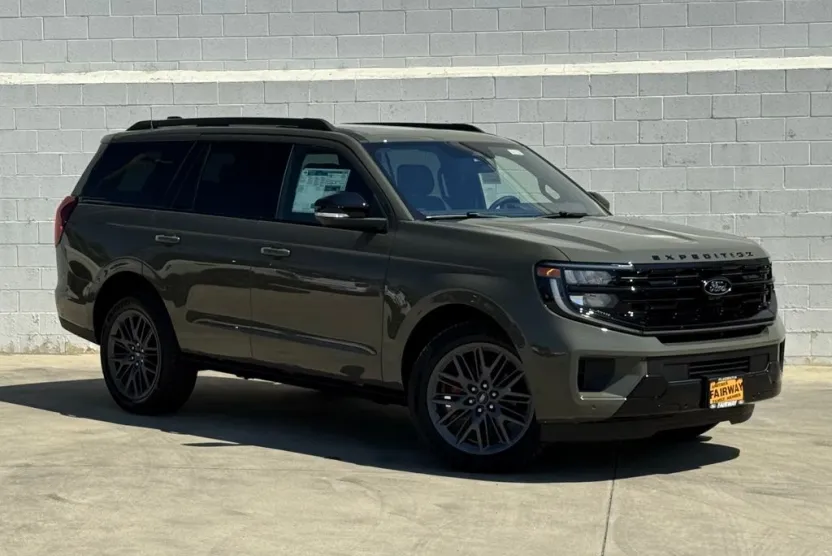 2025 Ford Expedition Platinum photo 1