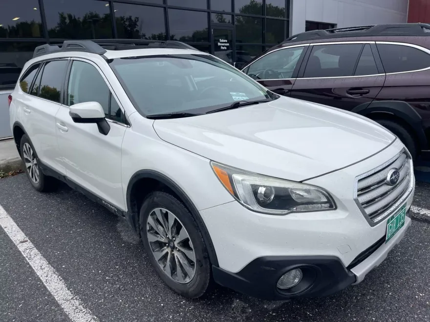 2017 Subaru Outback 3.6R Limited photo 1