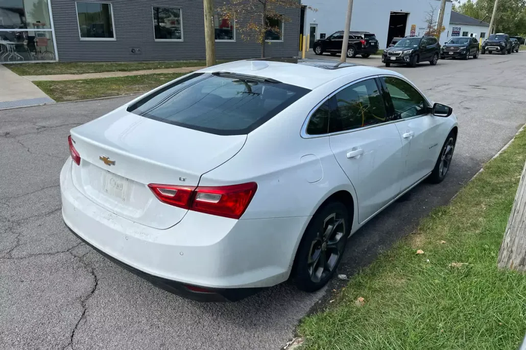 2024 Chevrolet Malibu 1LT photo 1