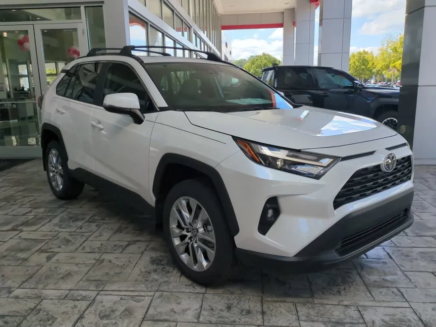 2025 Toyota RAV4 XLE Premium photo 1
