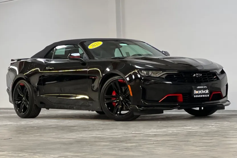 2023 Chevrolet Camaro LT1 photo 1