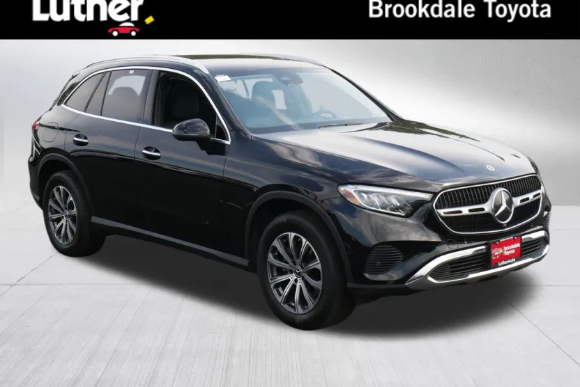 2024 Mercedes Benz GLC 300 4MATIC photo 1