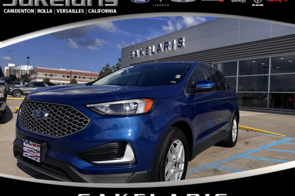 2023 Ford Edge Titanium photo 1