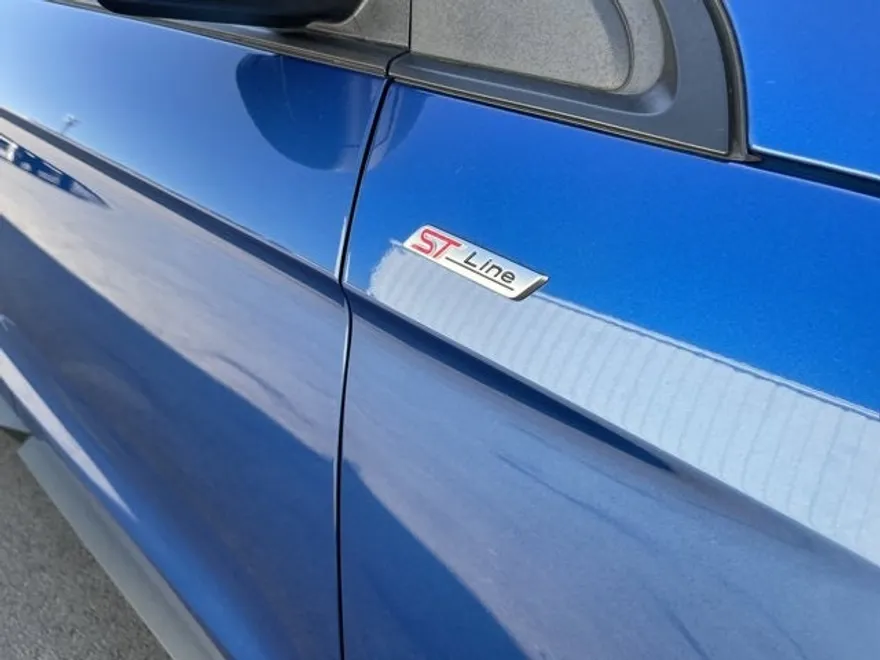 2022 Ford Edge ST-Line photo 1