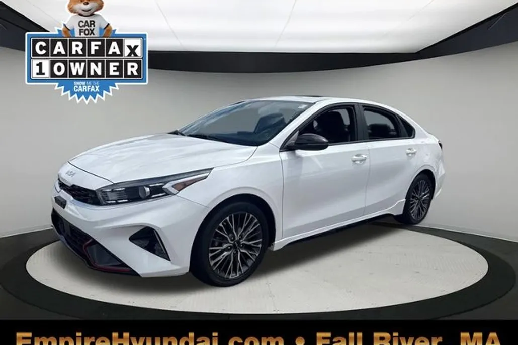 2022 Kia Forte GT-Line photo 1