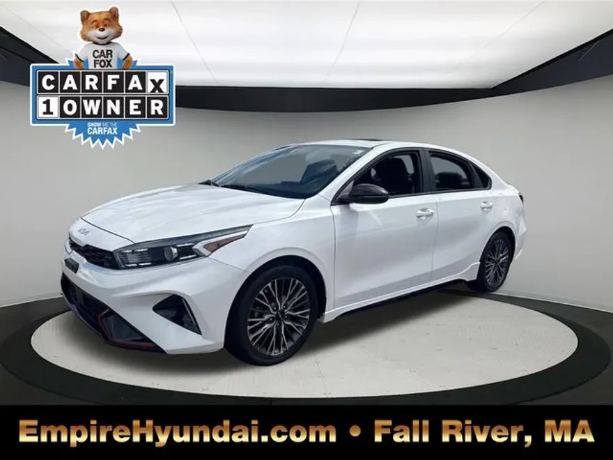 2022 Kia Forte GT-Line photo 1