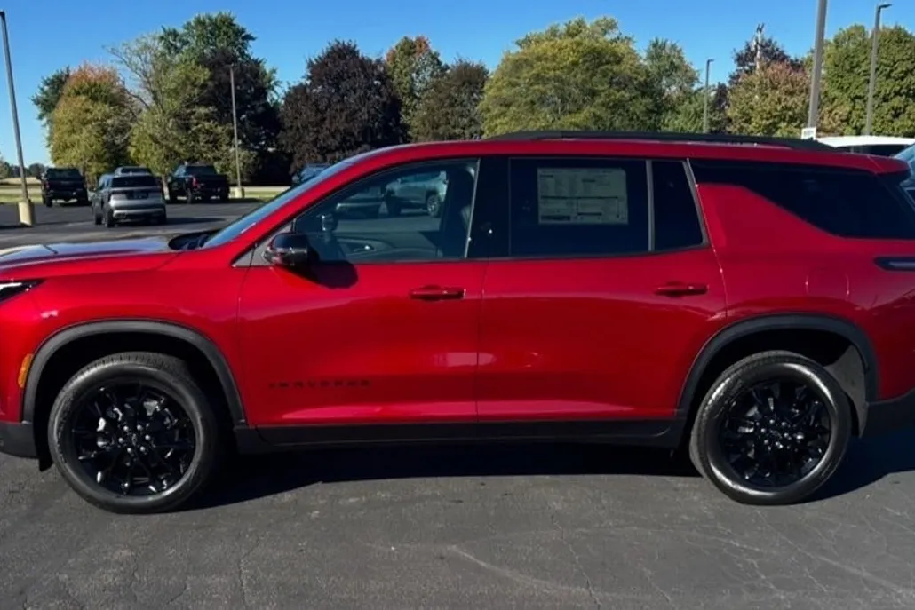 2026 Chevrolet Traverse photo 1