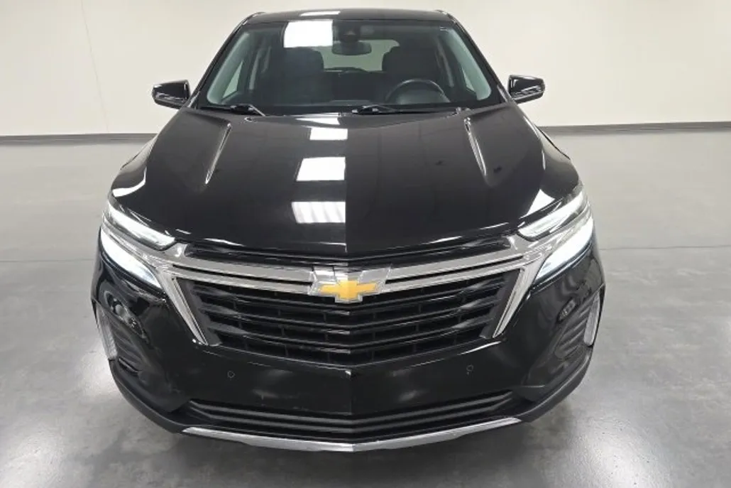 2023 Chevrolet Equinox LT photo 1