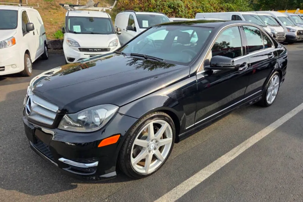 2013 Mercedes Benz C 350 Sport photo 1